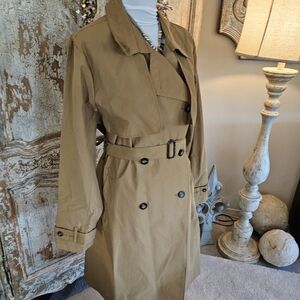 Classic Tan Trench Coat XXL